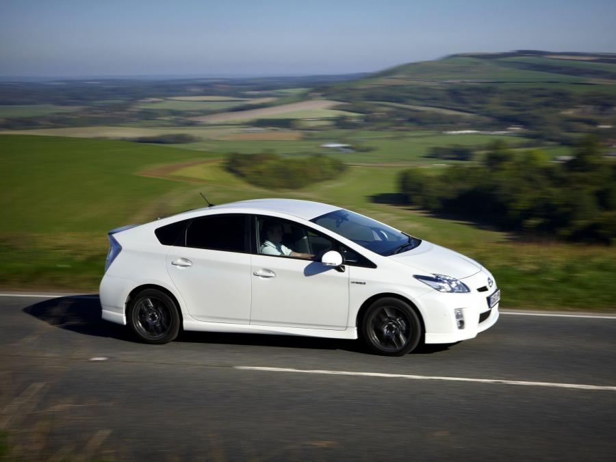  Toyota Prius 10th Anniversary 2010 года  (фото 18 из 22)